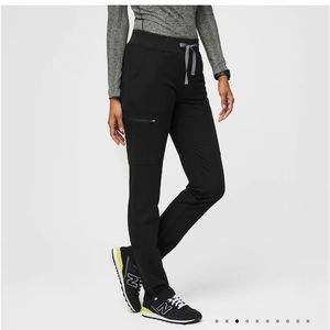 FIGS Women’s Yola Skinny Scrub Pants (Tall)